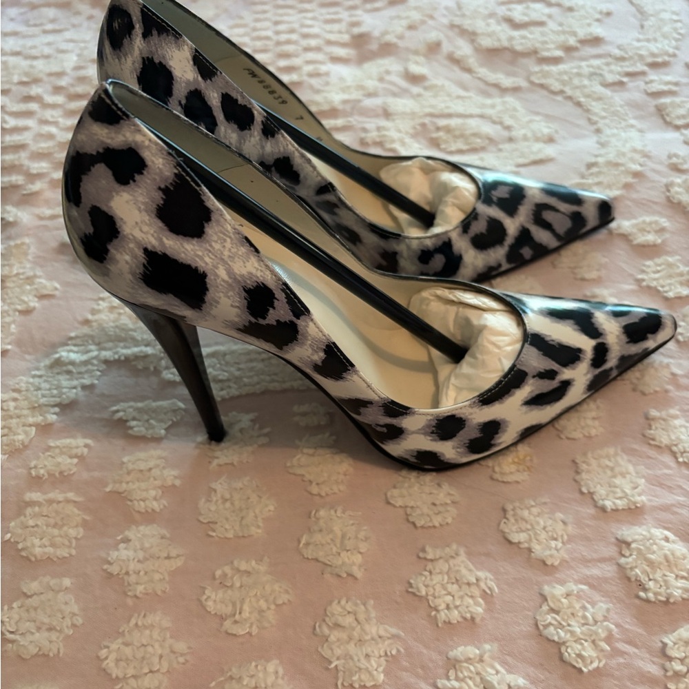 New Stuart Weitzman 7 Black and White Animal Print Heels